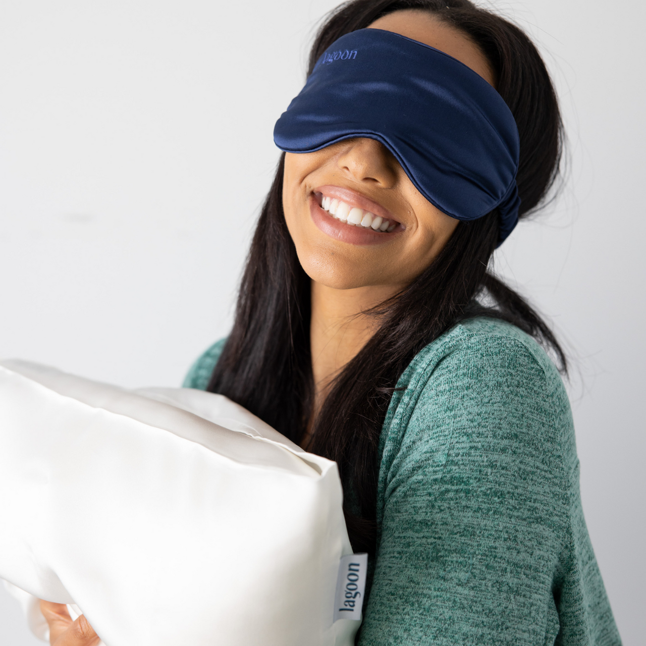 The Ultimate Comfort for Your Sleep: 3D Cloud Eye Mask Ice Silk Slow Rebound Memory Foam Sleep Comfort Eye Mask (Blue)