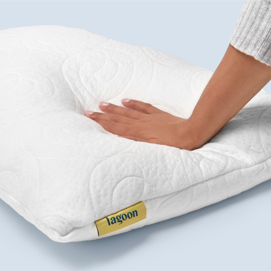 the meerkat | supportive hybrid pillow with foam core
